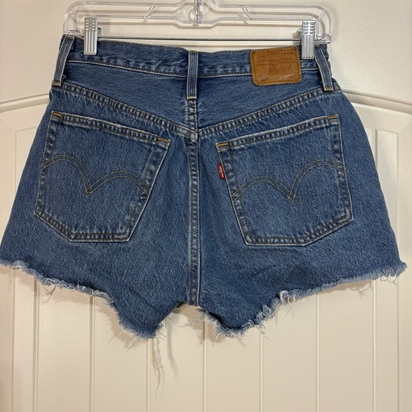 Levis 501 Jeans Blue Shorts Womens 27 Blue Denim Premium‎ Cut Off Distressed - Picture 5 of 12
